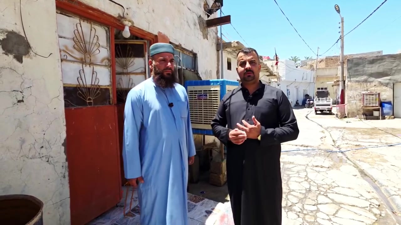🚨 فزعة أهل الغيرة لأحد وجوه قضاء المقدادية.. أنقذوا حياة والدنا "جدو أبو سعد" 🚨
​نص المنشور:
قال رسول الله ﷺ: (مَن نَفَّسَ عن مُؤْمِنٍ كُرْبَةً مِن كُرَبِ الدُّنْيَا، نَفَّسَ اللَّهُ عنهُ كُرْبَةً مِن كُرَبِ يَومِ القِيَامَةِ).
​إلى كل أصحاب القلوب الرحيمة وأهل الجود والخير في ديالي والمقدادية وخارجها..
نضع بين أيديكم حالة إنسانية حرجة جداً لرجل من طيبة زمان، من أهلنا ووجوهنا القدماء في (السوق القديم)، الوالد العزيز (جدو أبو سعد).
​يعاني أبو سعد من وعكة صحية شديدة بسبب انسداد في ثلاثة شرايين رئيسية في القلب، وتكلفة عمليته باهظة جداً تصل إلى (7 ملايين دينار عراقي)، وهو مبلغ يفوق طاقتهم.
​الحمد لله بفزعة وهمة أهل الخير، وبمرافقة فضيلة الشيخ عبد الرزاق النعيمي (إمام وخطيب الجامع الكبير)، انطلقت الحملة وفي اليوم الأول تم جمع (700 ألف دينار). لكن المشوار في أوله، وحياة هذا الشايب العزيز تعتمد بعد الله سبحانه على نخوتكم ومساندتكم لإكمال باقي المبلغ وإنقاذ حياته.
​ابن ولايتكم بحاجتكم اليوم، والوعكة ما تتحمل تأخير. شاركونا الأجر والدعم، فكل دينار يساهم في شفائه ورجوعه لبيته وعافيته.
​للتواصل والمساعدة المباشرة أو الاستفسار:
📞 ***********
ماستر كارت 👈910438194201

