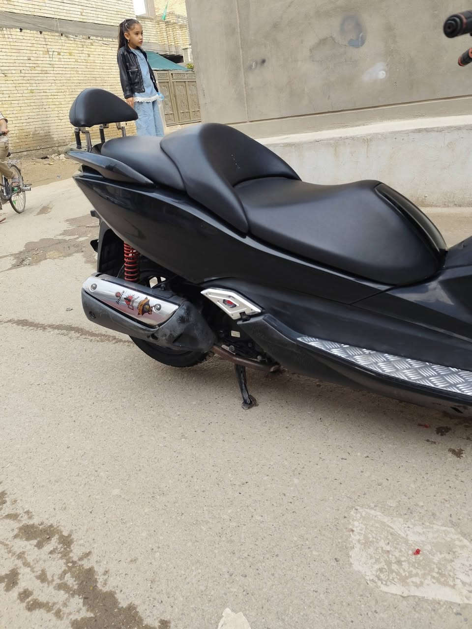 اللهم صل على محمد وال محمد
فورزه (0/12) الدراجه فول تزويد مرايات نيكل دوسات نيكل تجوه خلفيه فجوج حمر الدراجه فئه si أعلى فئه بيها مكفوله من كشر ومحرك مكاني بغداد للاستفسار رقمي ***********
