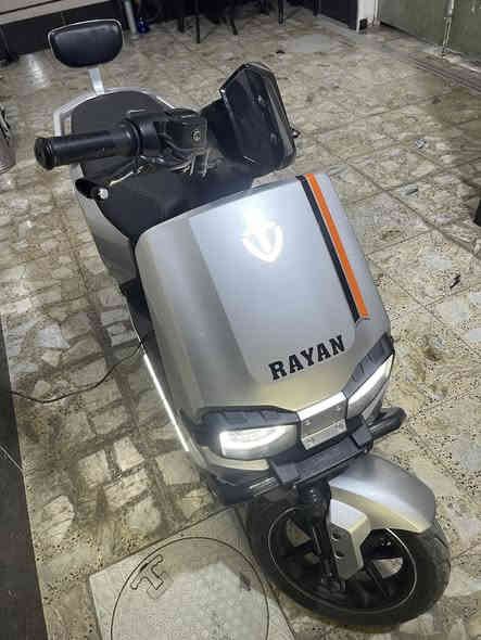 السلام عليكم شباب دراجه شحن شركه ال ريان للبيع موصفات ال دراجه 
لايت عالي ناصي زنون 
دبل إشاره رباعي 
مثبت سرعه 
رجوع للخلف 
سرعه 90 حقيقي 
ملف 2000 
7 بطاريات مسطره 
أستان جانبي و تعليك
نظام إنذار سرقه 
بصمه 
السعر خاص 
رقم الهاتف : ***********
العنوان : الحبيبيه مقابيل مطعم وليد
