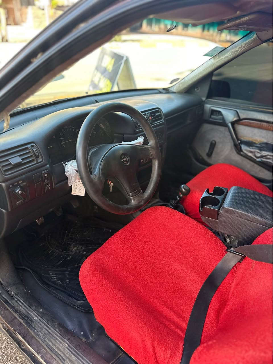 سلاوی خوا 
ئۆپل ۱۹۹٤ باینجانی Abs
سلایت 
۲ جام کاربا 
گیر بەشەرت مەکینەی یەک تۆز بوخاری هەیە 
تەقەو رەقە بەشەرت 
قەپو قۆپی نیە مالی دۆستە هی مەحرەز نیە یەک دینار مەسروفی نیە نوقسانی یەک گلۆپی نیە 
بی دەحمو لیدراوە 
حیزامە بۆ جوانی  
٤ تایەو ویلی نوی لەژیرە 
نرخی ۲٠ گەلاو مەجال 
لە رانیەم
٠۷٥۱٠٦۱۳٠۲٤ رانية, السليمانية
