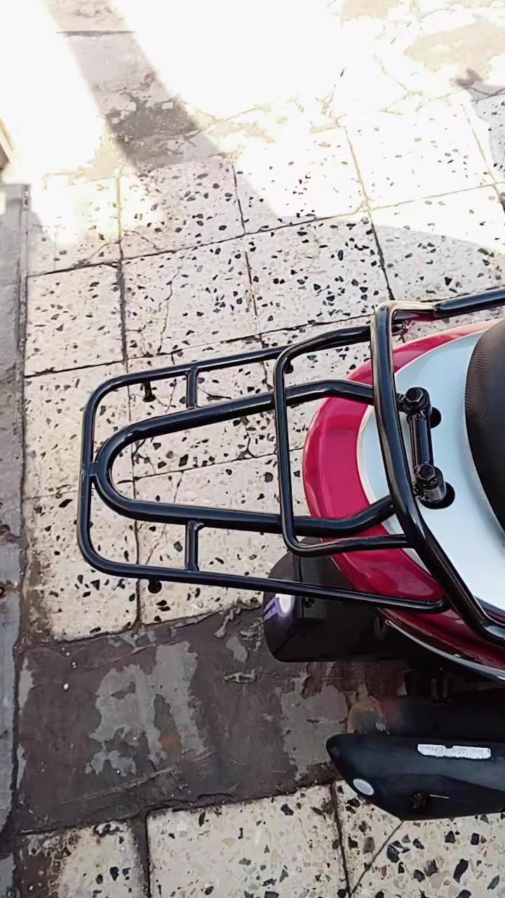 سلام عليكم دراجه بريز رمبه كفاله عامه من كفر لمكينه من كل نواحي صارله سبوعين نازله من رمبه برغي مابيها نقص سعر 800 وبيها مجال حك جيه دراجه مابيها اي نقص جيب فيتر افحص واطلع (مراسله واتساب_***********)
