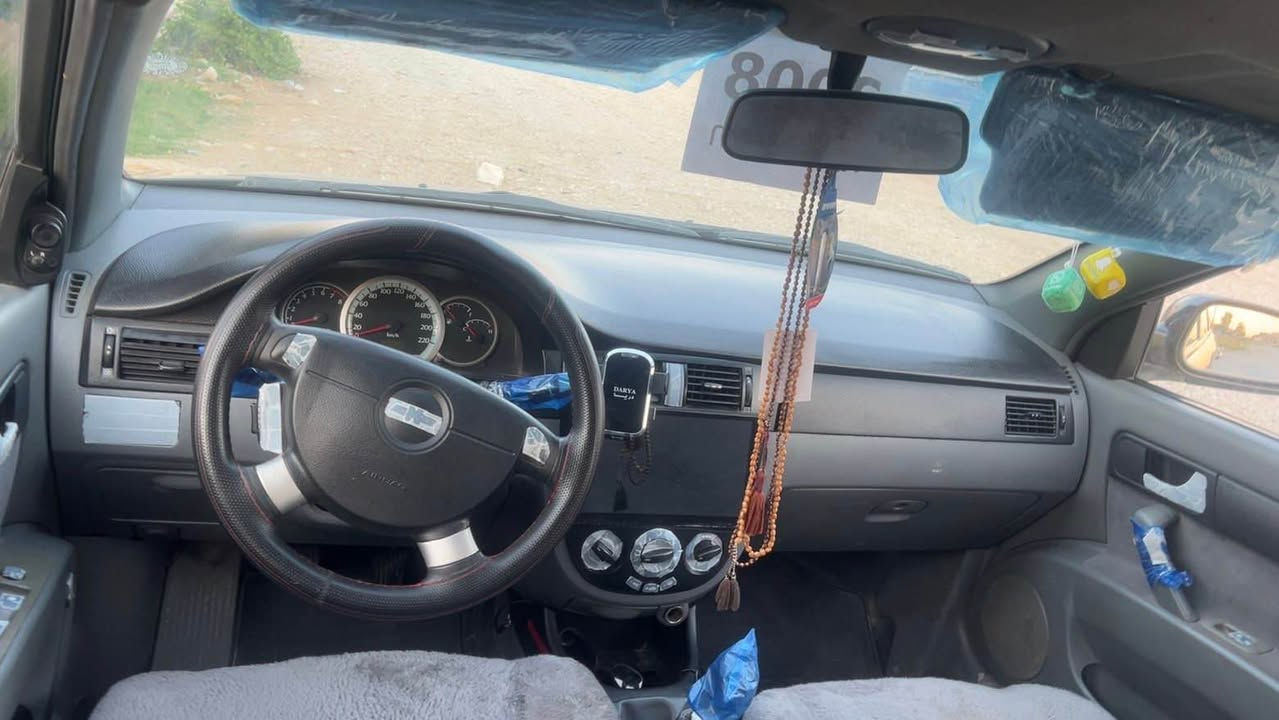 اوبترا موديل ٢٠٠٨ گير عادى
گيرو مه كينه و تاخم بيشى به شه رت
تايه و پاترى تازه يه بى مسره فه سه ياره كه 
دوو پارجه ى به س په مپه بى ناوگرتن و معجون 
شوين كركوك 
ژ.م:*********** كركوك, العراق
