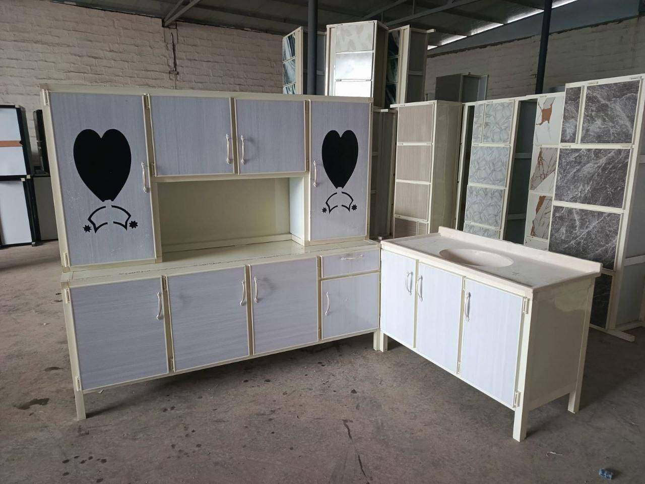 كاونتر 3 قطع ارضي وملحق 
قياس مترين  
..مع سنك متر و٢٠سم مرمر.
💥 (المنيوم صيني )💥


**إذا كنت صاحب هذا الإعلان وتريد حذفه لأي سبب، رجاءا أرسل رسالة إلى الدعم الفني**