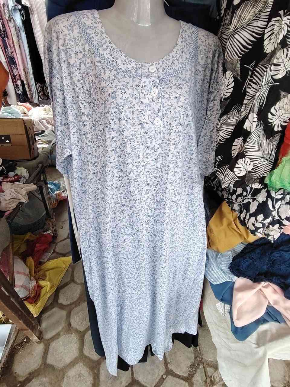 متوفر لدينا بضاعة جديده شلحه ودشداشه نسائي كشمير وفالينه سعر القطعه ٣٠٠٠ واكو ٢٠٠٠ كلمن سعره العنوان سوق البالات محل صادق مقابيل مول حجي عاهد مول الشاميه كافت القياسات موجودة ونعتذر عن التوصيل رقم الواتساب *********** البضاعه متوفره
