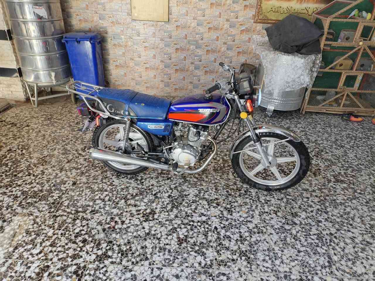 يالله سلام عليكم دراجه اربعه كير موديل 2021 دراجه خير من الله مكينه مامفتوحه لا تنقيص ولا تبخير كهربائيات كلها شغاله هندر واحد تشتغل مابيها اي نقص اوراق كاملة السعر 475 عنوان بغداد حي النصر ***********
