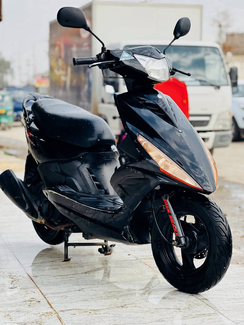 سلام عليكم
ماكس مضلع للبيع كابريته الدراجه قبل شهر نازله رمبه 
بلاديه مكينه نضيفه كفاله عامه من كلشي شلعه ومعدل 120  مكاني ديالى بعقوبة
 الخاص مفتوح 
إلاستفسار ***********
