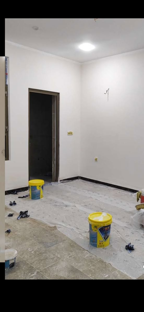 دار سكن حديث للبيع 🏠
📍 الموقع: الوزيرية – شارع المغرب – نجيب باشا

✨ المواصفات:
 • المساحة: 200 م²
 • الواجهة: 8 م × النزال 25 م
 • بناء حديث 2025
 • فول درجى اولى نار
 • واجهة مرمر – أرضية مرمر
 • شبابيك ألمنيوم تركي
 • أبواب قاصة منضومة
 • سبالت دفن منضومة
 • كاميرات مراقبة
 • أنابيب غاز دفن
 • يحتوي على مدخلين
 • استقبال، مطبخ، خدمات حولية كبيرة
 • 6 غرف نوم (سويتات)

📞 للاستفسار والمراجعة:
مكتب قصر المغرب للتطوير العقاري
📱 ***********
⸻
