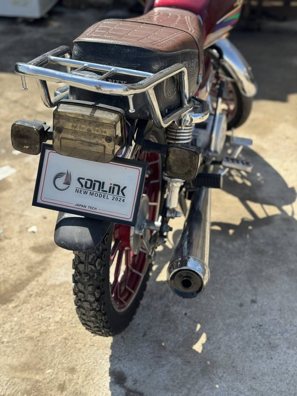 للبيع سيفان موديل 2024 كله شرط السعر 700 بي مجال العنوان تكريت القادسيه شارع ابو عقرب اتصل ***********@الجميع
