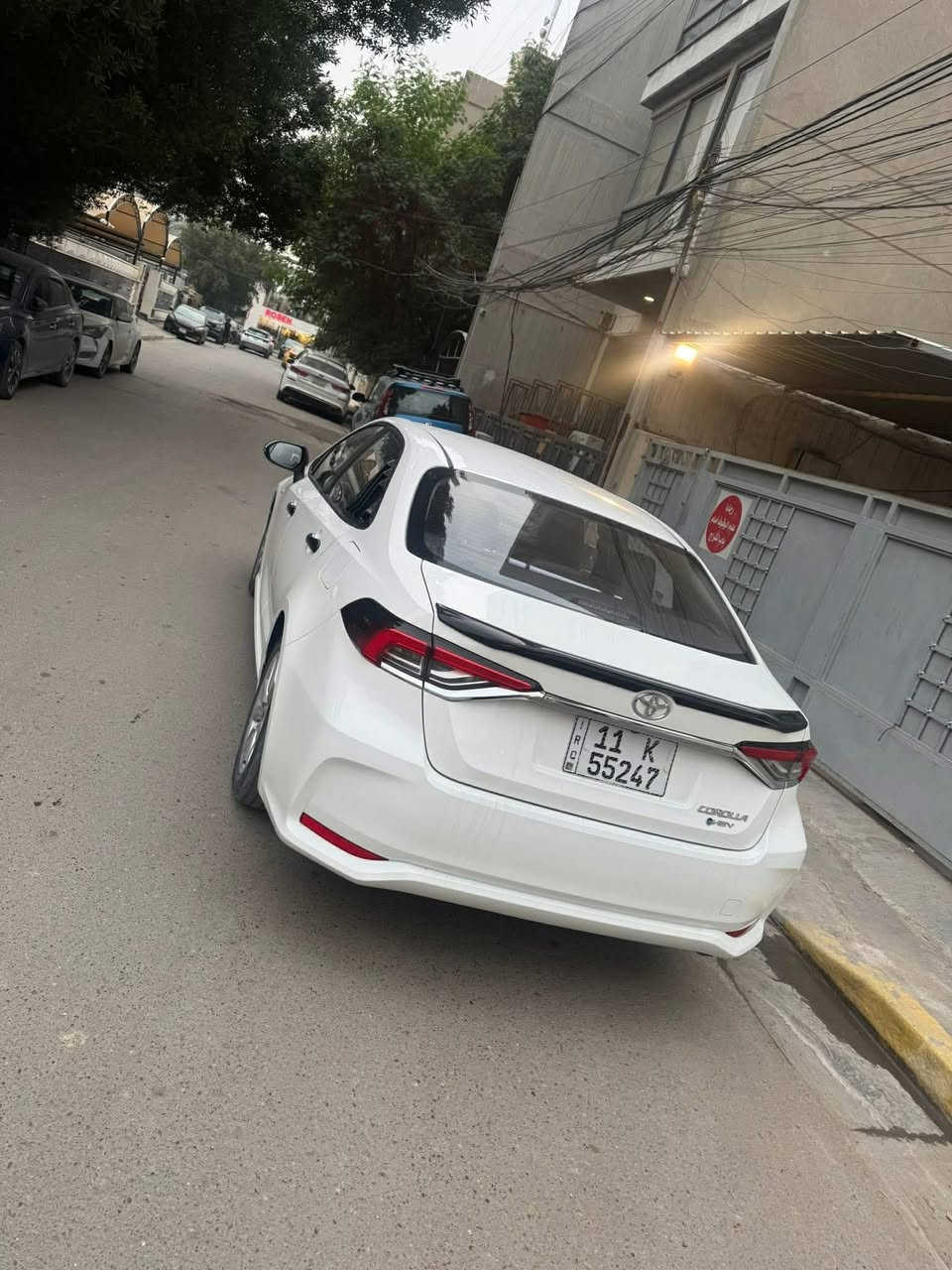 السلام عليكم 
كورلا هايبرد 2025
ماشية 13 الف
فتحة 
جلد 
رادار 
وباقي المواصفات
بيها بس هاي الرصعه البلباب موضحة بالصور ع وضعها  
السعر:157
***********
بغداد
