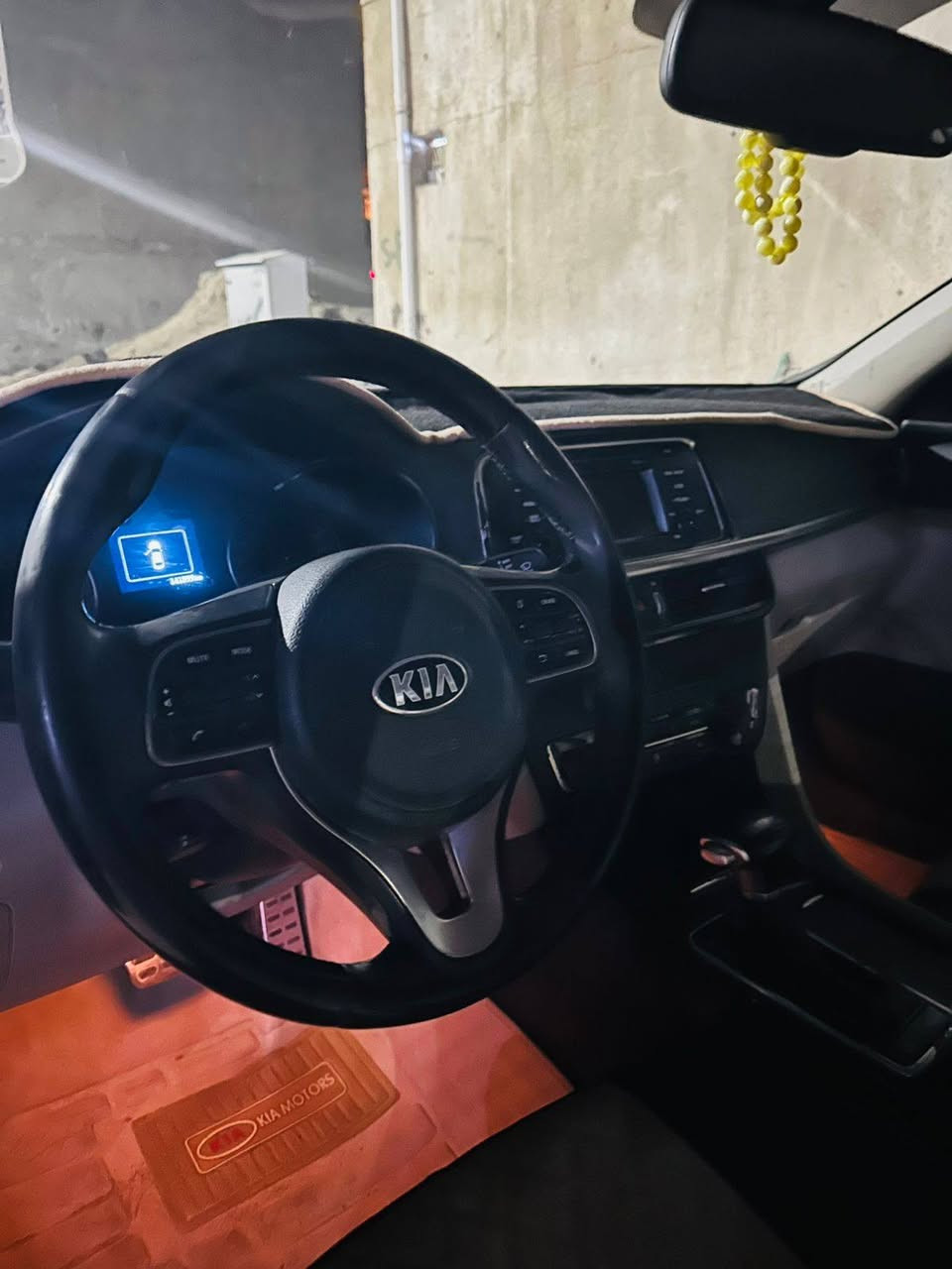 يا الله سلام عليكم سياره اوبتيما لبيع2018السياره  كفاله من الحادث بيه شغلات بسيطه السياره نضيفه رقم إنكليزي توه اجت من أربيل السياره رقم وسنويه وحديه كله جديد رايدينه ب170 وبيه مجال بس الشراي يخابرني رقمي ***********
