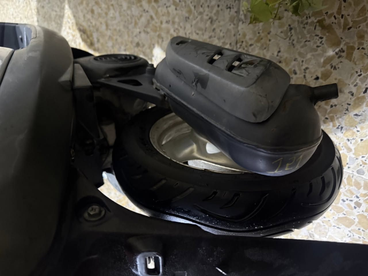 السلام عليكم للبيع دراجه منغولي حاويه صاله شهر ونص من طالعه من معرض المؤمل جديده كلش ومكفوله شرط الفحص السعر ٩٠٠ وبيه مجال بصيط 
***********
