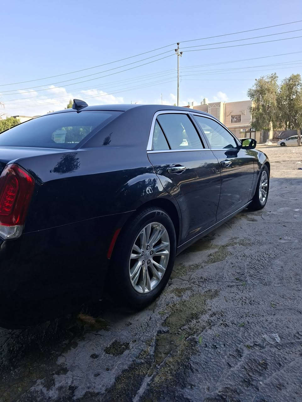 السلام عليكم للبيع او مراوس حسب القناعه كرايسلر اوباما C300 موديل 19 اصل مرمزه ٢٢ رقم بغداد بأسمي فول مواصفات عده البانورما مواصفات C حادث سطحي بدون ايرباك اي استفسار ***********
