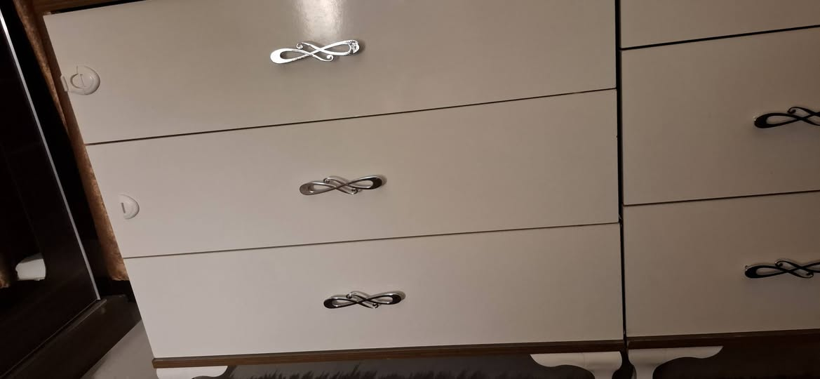 غرفة تركية ٧ قطع  ٥٠٠ بيها مجال
بيها صوميات اثنين بدل الفيبر


**إذا كنت صاحب هذا الإعلان وتريد حذفه لأي سبب، رجاءا أرسل رسالة إلى الدعم الفني**