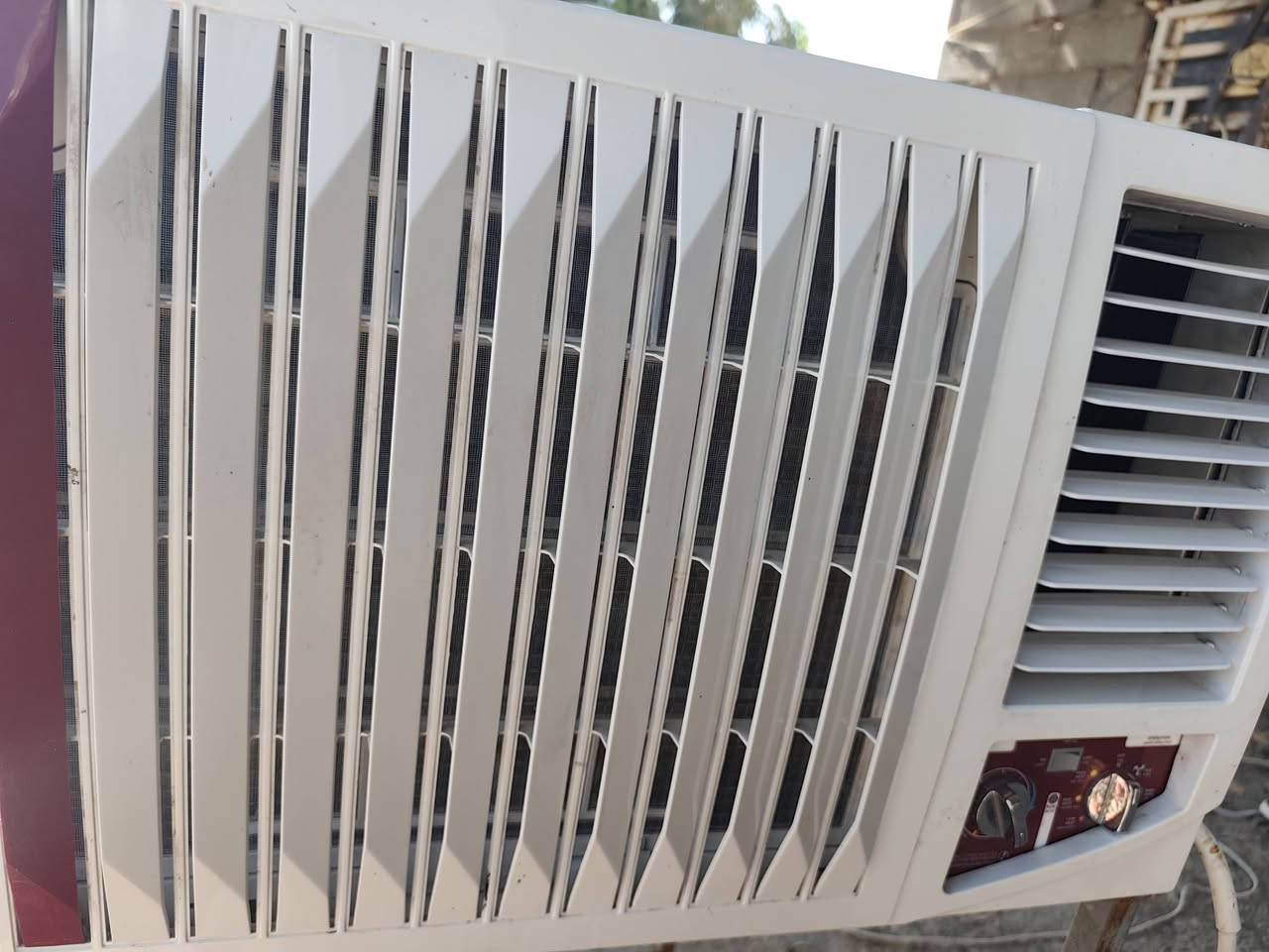 غراض بيت للبيع العنوان كربلاء مقبل جامعه فريحه شرط الشغل والفحص  وضمان الشراي يتصل عل رقم 
***********
سبلت طنين مستعمل كري انفيرتر
وسبلت طنين توسوت عادي
وسبلت طن ونص انفيرتر بلكارتون جديد 
وسبلت 3طن كنتوري
ومبردات حديد 2
ومبرده بلاستك
ومكيف دنكه طنين 
فرن كهربائي 
مايكرو 
طبلات عدد3
كاونتر مرمر تزكام 4ماتر ونص

