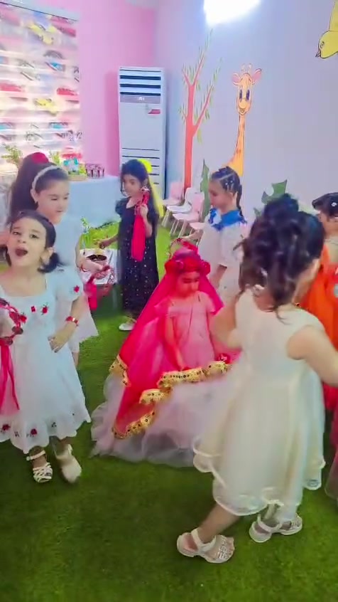 حنة تخرج روضة براعم الأبداع ♥🎓✨

نستقبلكم من الساعة (٨ صباحاً _ ١ بعد الظهر ) ولجميع ايام الاسبوع عدا الجمعه والسبت .
☑️علماً يتوفر لدينا الدوام بنظام المسائي وايام العطل الرسمية ☑️مع نظام اشتراك شهري ويومي  
#روضة وحضانة براعم الابداع النموذجية الاهلية 📚🧸
نستقبل الاطفال من عمر 4أشهر 👶🏻🥰 
الروضة  مجازة من قبل وزارة التربية ✅✅
 الموقع : بغداد _ الدورة_  المهدية الثانية _قرب متنزه الاعلام 
الادارة ⬅️*********** 

الادارة واتساب ⬅️***********

بالمدير ⬅️ ***********
