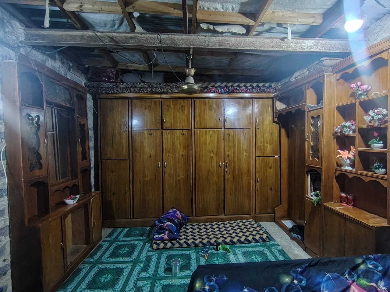 سلام عليكم عندي غرفه اخشاب للبيع
بدون جربايه سعر 500الف دينار وبيه مجال للستفار اتصل عل الرقم ***********
