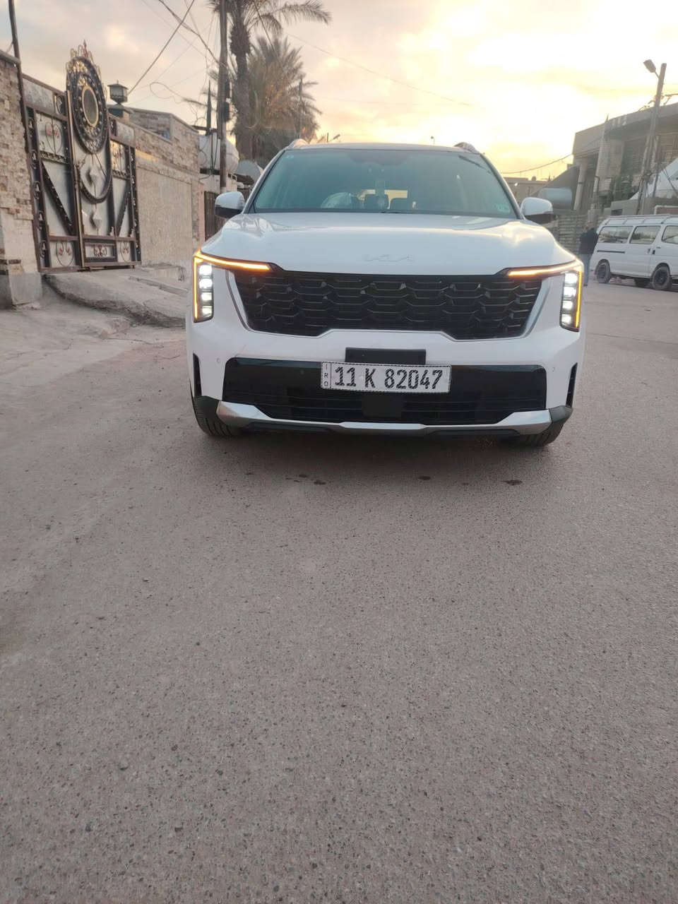 السلام عليكم سورنتو امريكي فئة S موديل 2024 السيارة فول مواصفات ماشية 37429 حادث بسيط جدا السعر 27500 $ للإتصال ***********
