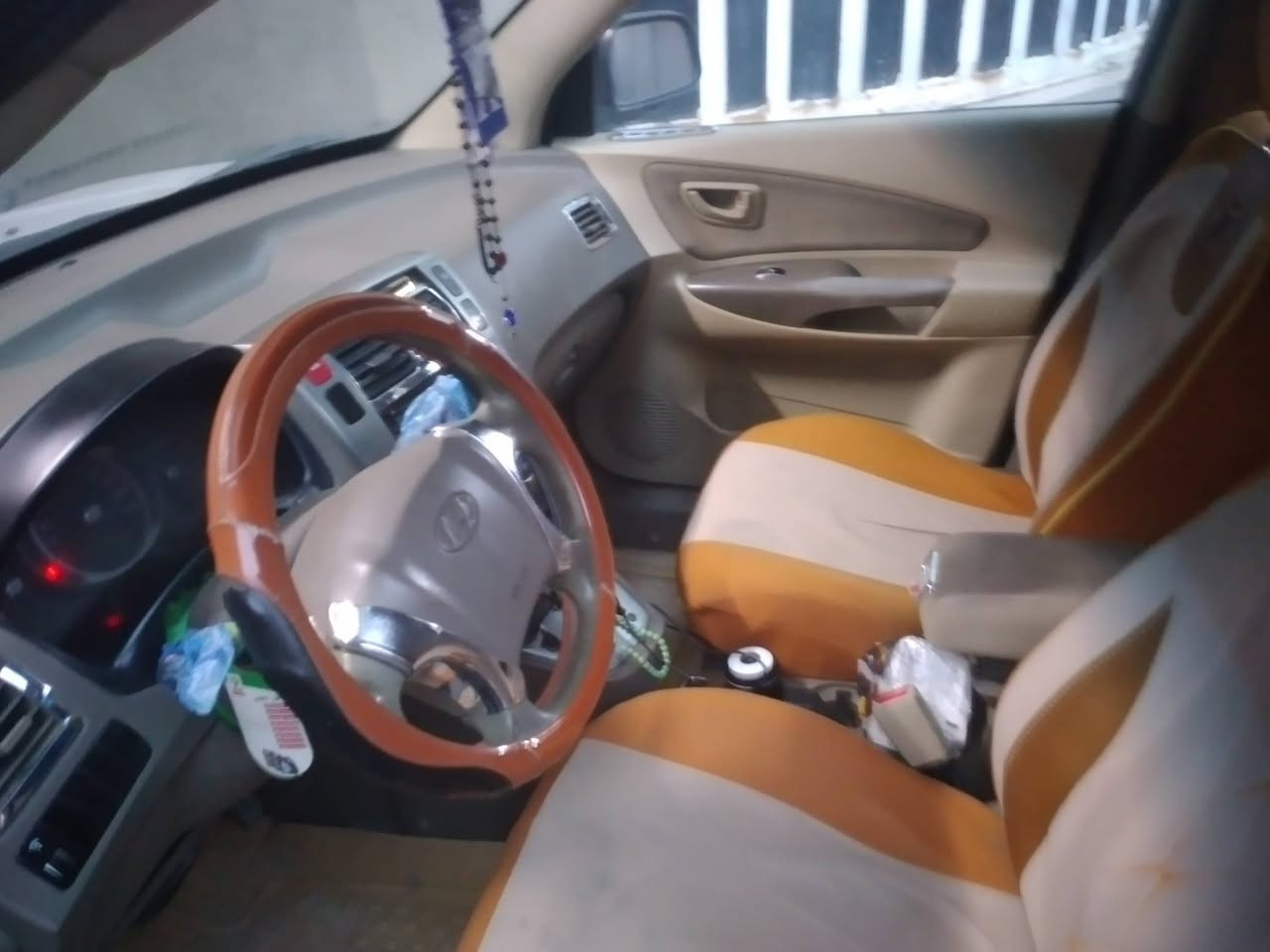 مراوس مراوس فقط
توسان خليجي ٢٠٠٩ داخل بيجي مو اسود محرك ٢٠٠٠ معروف 
كير محرك صدر تبريد تدفئة كل مكفول فقط الي ماشر صبغ رقم انكليزي بسمي 
***********
