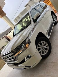 لاندكروز GXR • ٢٠١٧ • ٦٥٠٠٠ كم