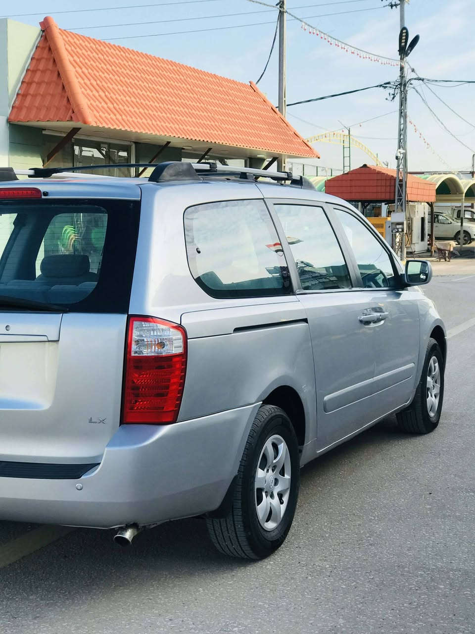 السلام عليكم 
كيا سيدونا 
موديل 2007
السنوية لل28ـــــ رقم بغداد

مكينة  گير 3800 شرط ستوني شادهن 

حدادية امامية خلفية تخم تاير  كله جديد ✅

مصبوغة حزام لجمالية فقط السيارة مكفولة شرط ما تخسر عليها 

السعر 130 وبيها مجال 

عنوان السيارة /بابل/الشوملي التصال ***********
