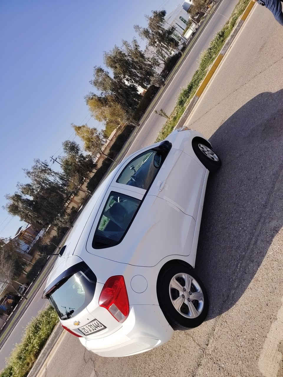 شوفرليت سبارك للببع موديل2021 سياره فول عادي حتى كير عادي محرك 15 كير محرك بشرط بيها بطاقه بانزين فقط شاشه جبير حساس هوا او تراكشن قفل مركزي لايت زينون بل كامل سيار سياره ماشيه81الف فقط بيها بابين مبدل بيلادي سعره 87 بيها مجال للشراي ***********مكان كركوك
