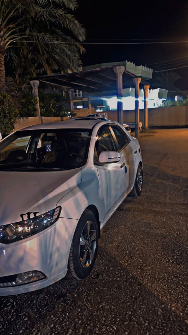 سلام عليكم
ك سيراتو 2013
خليجي محرك 1600دوش 
رقم شمالي سليمانيه 
تبريد خير من الله 
حساس خلفي 
نضام ترحيب 
شفتات 6نمر 
المري شفط 
تحكم ستيرن 
لد نهاري 

السعر 117 بيها مجال بسيط 
***********
