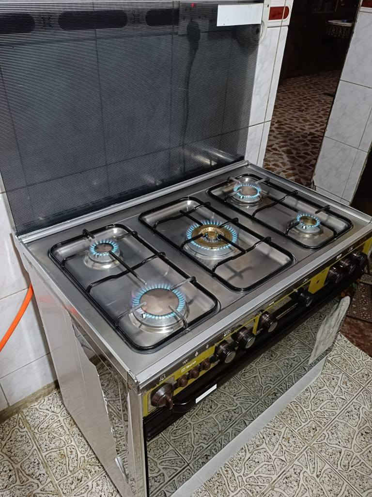 طباخ تكنو مصري يشتغل غاز وكهرباء سعر 265 وبي مجال المكان الدوره  واكو توصيل بالاجرة واتساب *********** بغداد, العراق
