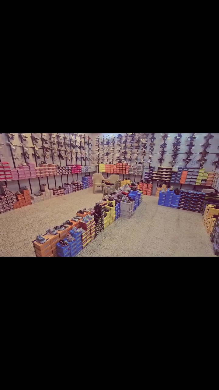 العنوان: 👟 الأناقة تبدأ من خطواتك! 👠
يسر محلات الأخوين للأحذية أن تقدم لكم أحدث تشكيلة من الأحذية الرجالية والنسائية التي تجمع بين الراحة الفائقة والتصاميم العصرية المناسبة لكل الأذواق والمناسبات.
​قسم الرجال: أحذية رسمية فاخرة، كاجوال مريح، وأحذية رياضية لأصحاب الذوق الرفيع.
​قسم النساء: كعوب عالية أنيقة، أحذية فلات مريحة، وتشيكلة "سبورت" بتصاميم تواكب الموضة.
​شعارنا: جودة تدوم.. وراحة لا تنتهي! ✨
​📍 بإدارة: أبو علي
📞 للاستفسار والتواصل (واتساب / اتصال): ***********
​أهلاً وسهلاً بكم، زيارتكم تسرنا! 🤝
