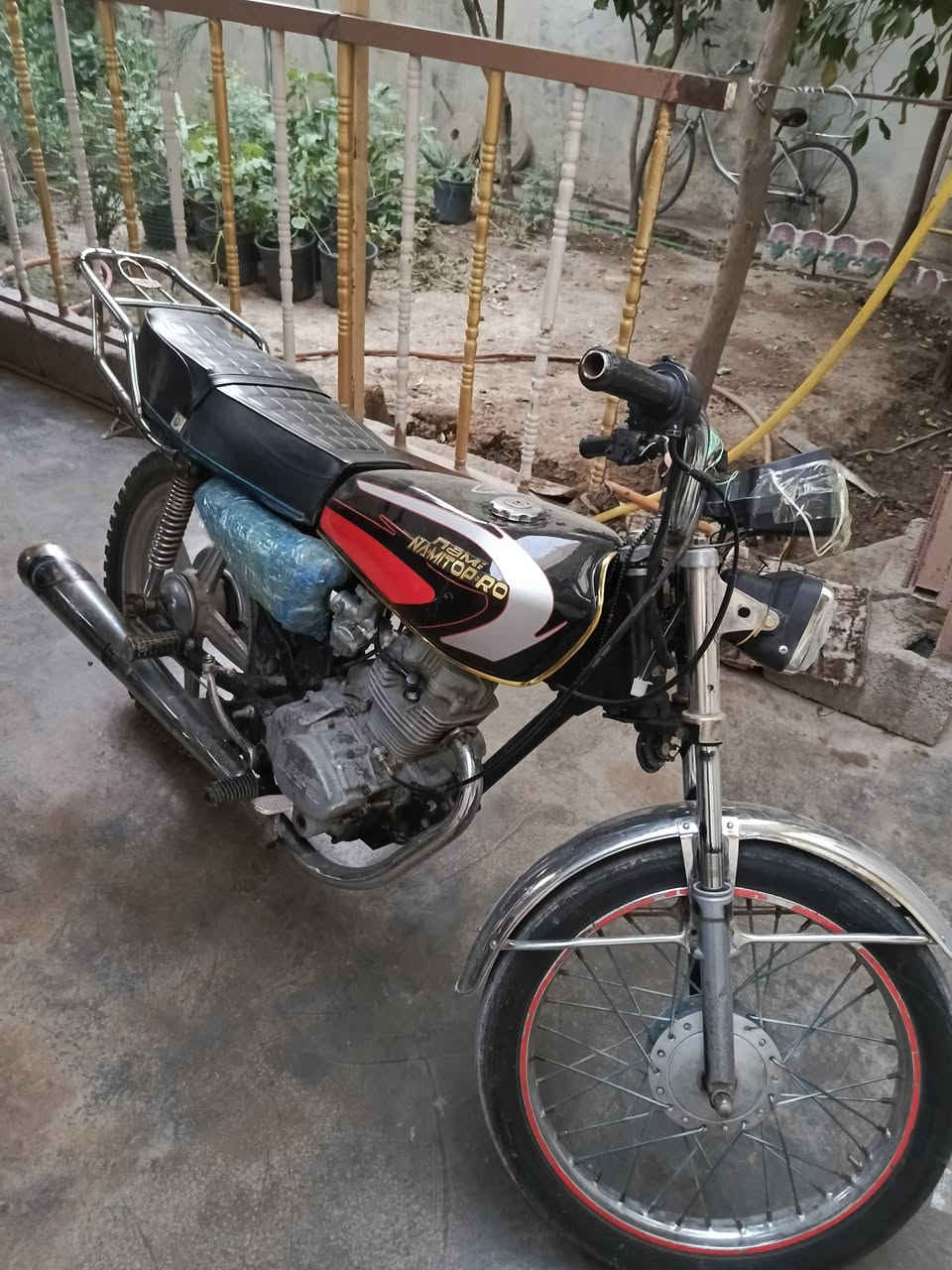 دراجه للبيع بسعر 250 بي مجال عنوان جلولاء تواصل خاص


**إذا كنت صاحب هذا الإعلان وتريد حذفه لأي سبب، رجاءا أرسل رسالة إلى الدعم الفني**