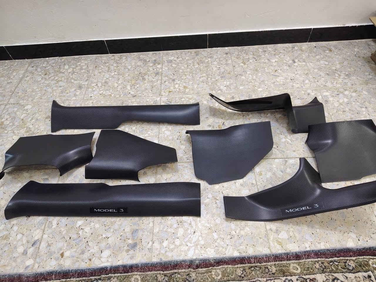 متوفر دوسات تسلا model 3 جديد غير مستخدم عنواني بغداد
واتساب ***********
