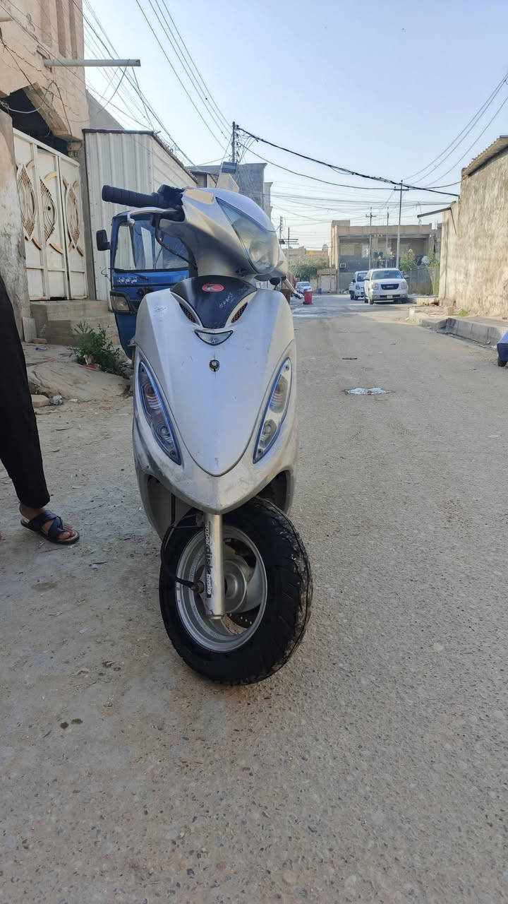 سلام عليكم 
كامكو جيفور دراجه نضيفه كلش ومفتوحه شغل مضبوط مال جناي جاهزه كل نقص مابيها سعرها 400 وبيه مجال مكاني ناصريه حي شهداء الرقم ***********
