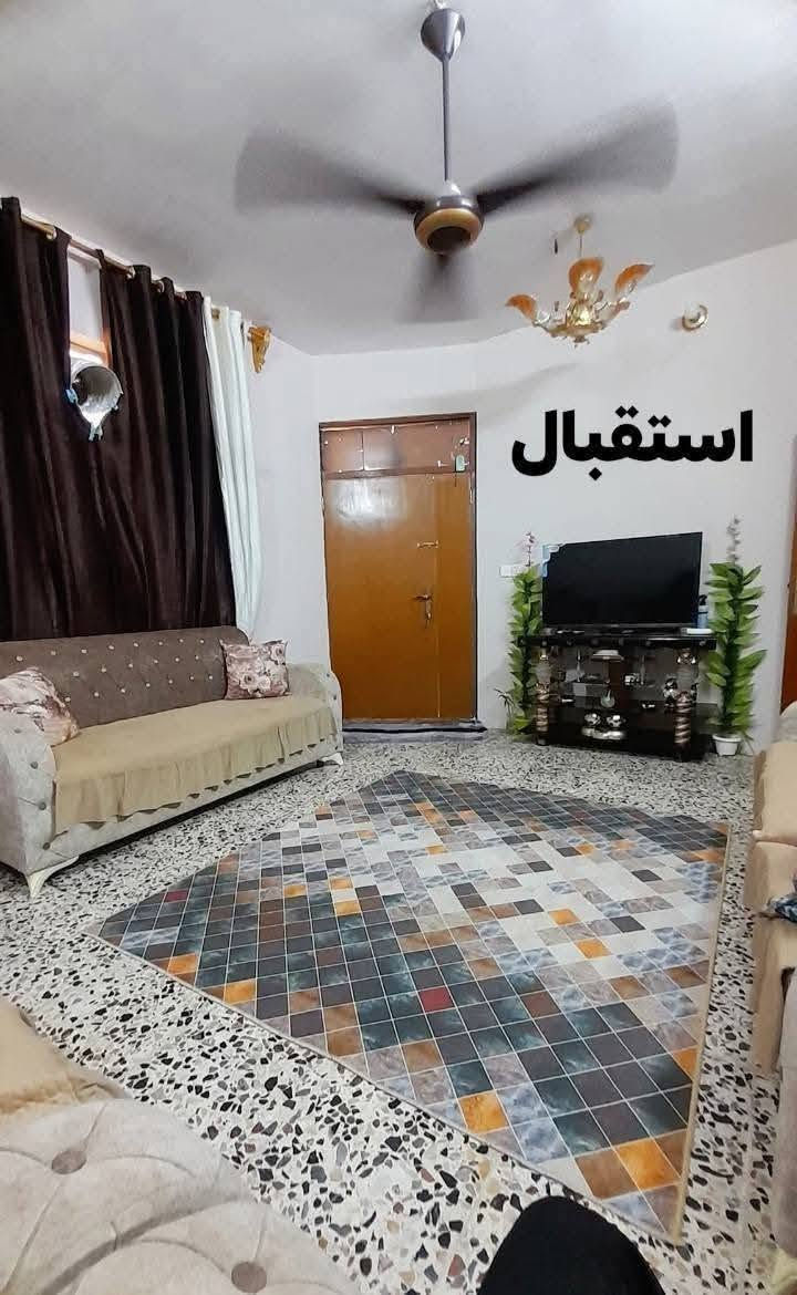 ﷽

السلام عليكم بيت للبيع  المساحه ١٠٠ متر ١٠×١٠ البيت مدخلين  

 ٣غرف نوم وصاله ومطبخ وخدمات

الطابق الارضي هول ومطبخ وغرفه وخدمات 

والطابق الاول غرفتين وسطح وبيتونه

المنطقه مي مجاري مو سبتتنك كهرباء عواميد واسلاك مو ضفيره  انترنيت وطني. 75 وبي مجال

العنوان سويب زراعي حجي عماد 

*********** واتساب ***********  واتساب

العنوان الكرخ منطقة سويب نهاية الشرطة الخامسه
