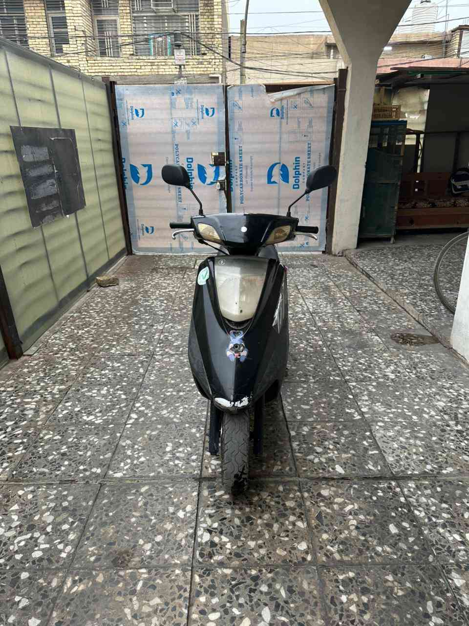 دراجة بريز للبيع دراجة كاملة بقص بس باتري السعر ٦٠٠ وبيهة مجال العنوان الدورة ابو دشير الرقم ***********
