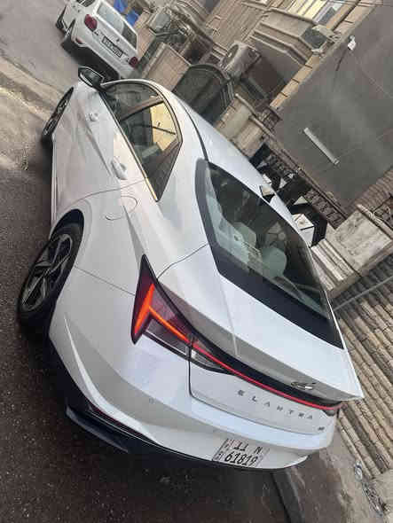 السلام عليكم 
النترا موديل 2021 خليجي محرك 2000 بصمة ،فتحة فول ،شاحن واير ليس لد نهاري امامي خلفي،حساس خلفي امامي ،قطعتين تبريد ،ثلاث تحكمات أنظمة قيادة،مري شفط ،شاشة اندرويد،مكفوله من الصبغ والبارد من عدا رصعه بسيطه بالجاملغ الخلفي مسحوبه والباقي مكفول 
والسياره ماشيه 51 استعمال نظيف جداً والسياره مال بيت بأسمي رقم بغداد الجديد الإنكليزي 
والمكان السيديه
والسعر 163$
وهذا رقمي ‭0790 129 1286‬
