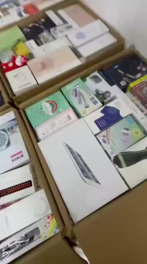 الكتروني خام امازون موجود 2 طن اقل كمية للبيع 100 كيلو واذا تريد كل الكمية انطيك سعر مرتب بضاعة مضمونة من الفحم وعلى الفحص للاستفسار 
*********** واتس اب دزلي رسالة انطيك عنواني وتجي تشوف بعينك بضاعة ذهب
