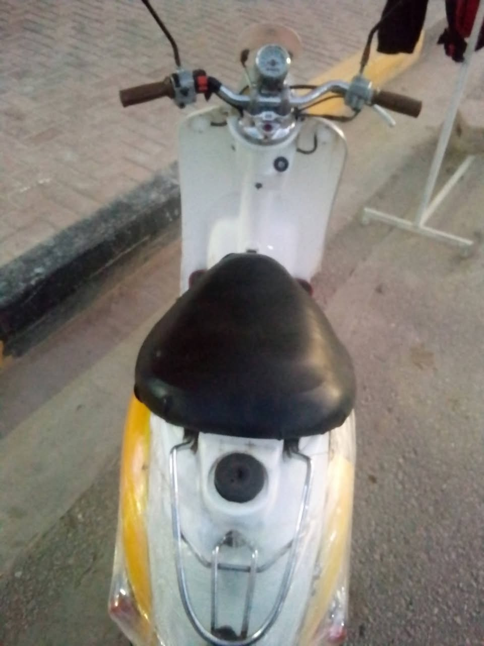 السلام عليكم. عبد الحليم كلاسك
نضافه وشلعه حلوه مكينه ناعمه.   اشاير هندر. سلف. كله شغال. 

السعر 250

***********. مكلف بنشر. اتصال.
