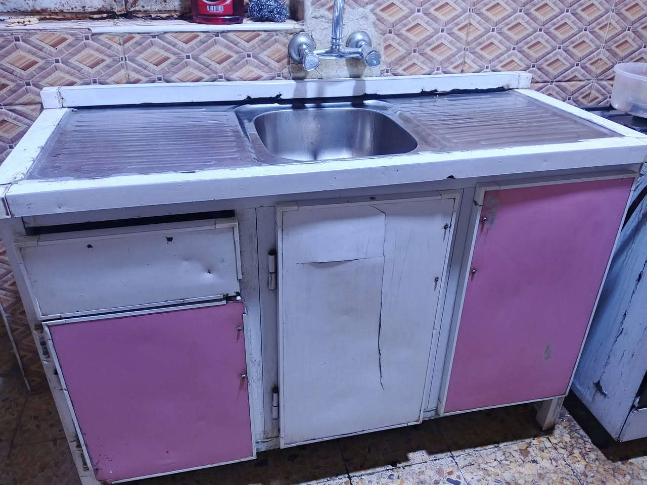 كاونتر ٥ قطع السعر
٣٠٠ الف وبيه مجال للشراي 
*********** اتصال مع وتساب
