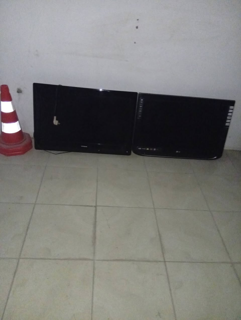 دخل بوفروتنه سعر250هزار

***********

