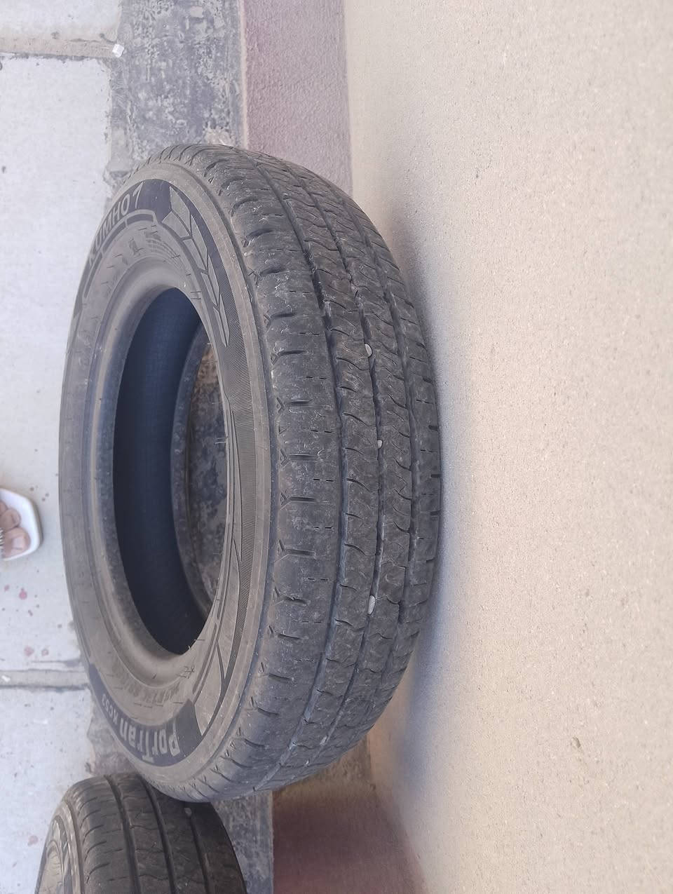 السلام عليكم اطارات نوع كومهو قياس ١٣ ... السعر ١٠٠ 
بغداد حي القاهرة قرب جامع النداء 
***********
