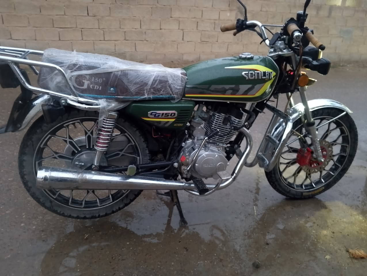 سلام عليكم اخوان دراجه ايراني نوعيه سولنك موديل 24 نضافه انضف من الصوره تجي تشوف بعينك بعدهي عله وضع شركه بيه منفيس  سعر 850وبيه مجال قليل مكاني رمادي ابوطيبان /متواجد بكل وقت /***********
