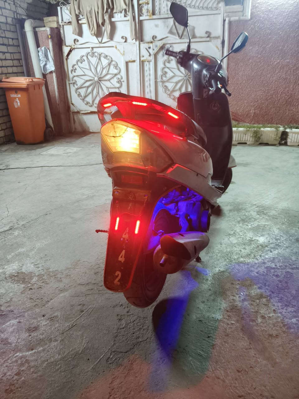 سلام عليكم دراجه ماكس منغولي للبيع بدلت دهن صار بيهة خيط تبخير قليل بس من بارده الدراجه السعر 350مكان بغداد الشعب***********واتساب
