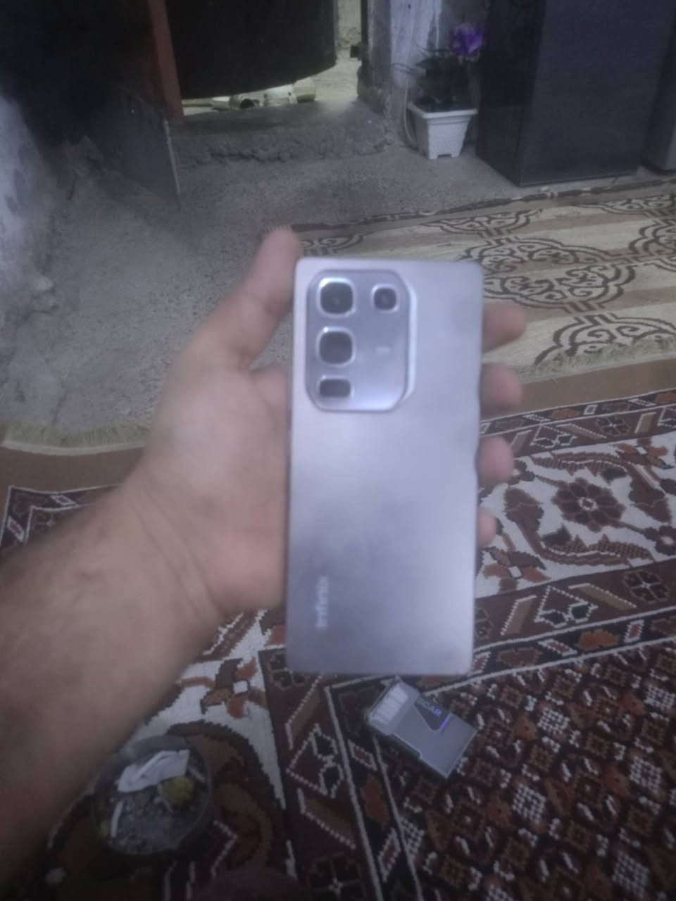 السلام عليكم تليفون كلش نظيف ما مصلح سعره200قفل مكاني بغداد حسينيه مال راشديه*********** ومتواجد ببغداد بس اليوم
