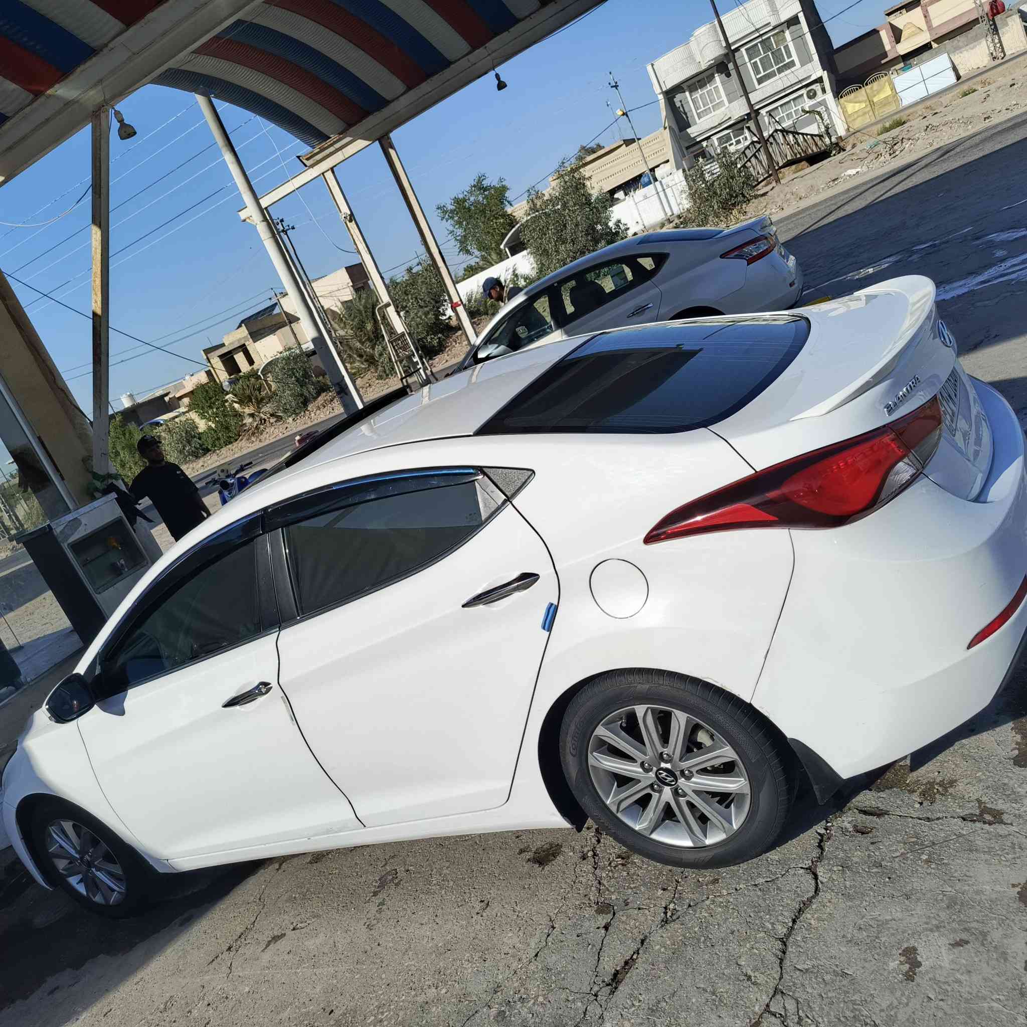 سلام عليكم الانترا خليجي 2015  
فول مواصفات كير ومحرك وحداديه كفاله تخم تاير جديد مال جناي جاهزه للخير مكينه 1800 ماشيه 120 الف رقم بغداد انكليزيي تحويل ثاني يوم
مواصفات السياره فتحه سلايت ،تحكم استرين ،اشاير بلمري شاشه ،كامره ،ويل كروم ،تبريد قطعتين
السونار مرفق مع الصور 
السعر 120 
الاتصال ***********
