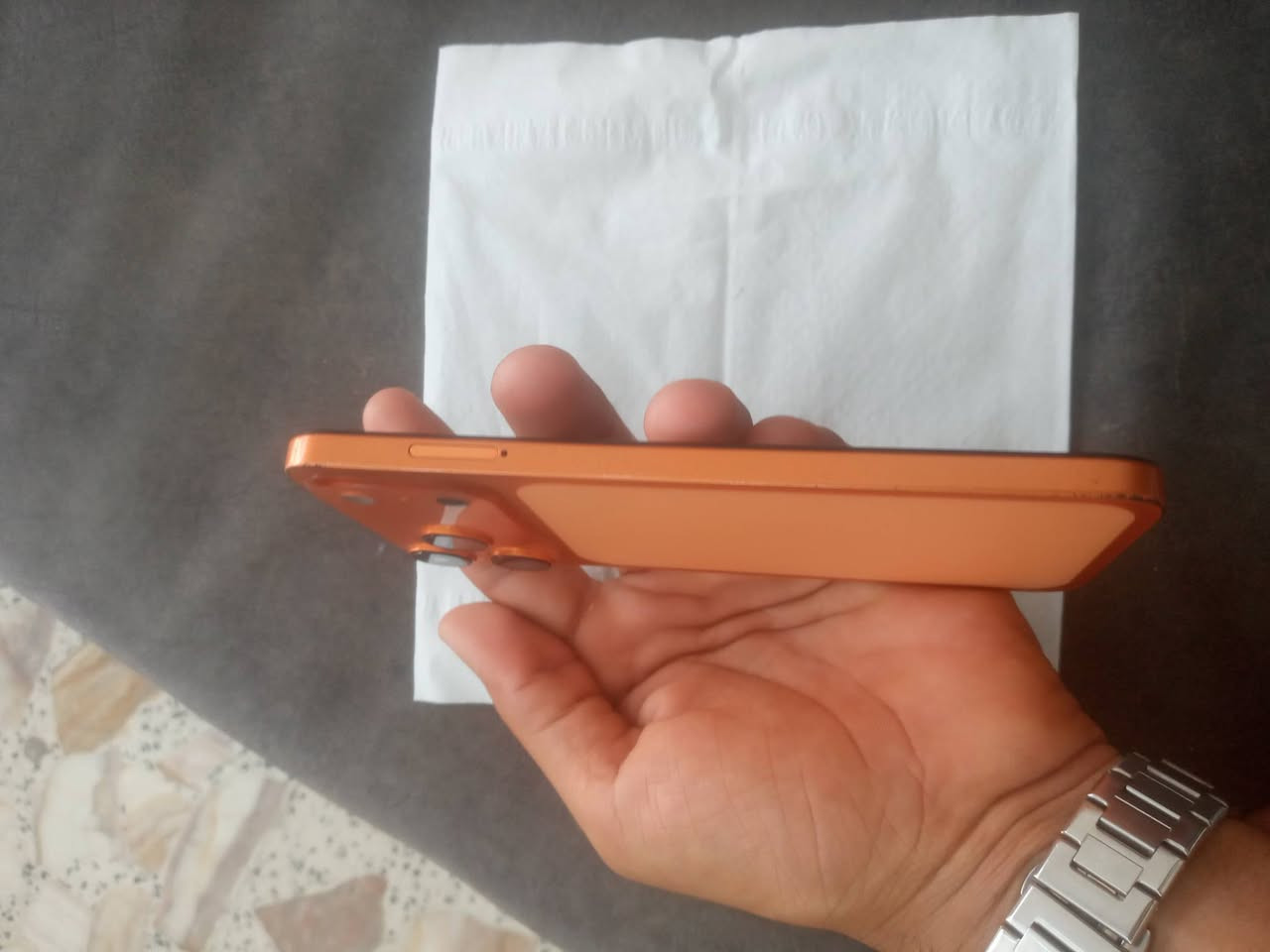 السلام عليكم جهاز للبيع ايفون 17برو ماكس كندي يعني تقليدي  يشيل خطين ورام جهاز حلو ونضيف


**إذا كنت صاحب هذا الإعلان وتريد حذفه لأي سبب، رجاءا أرسل رسالة إلى الدعم الفني**