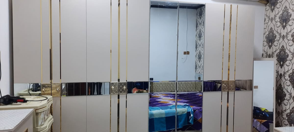 غرفة نوم للبيع نضيفة فول السعر مليون ***********
