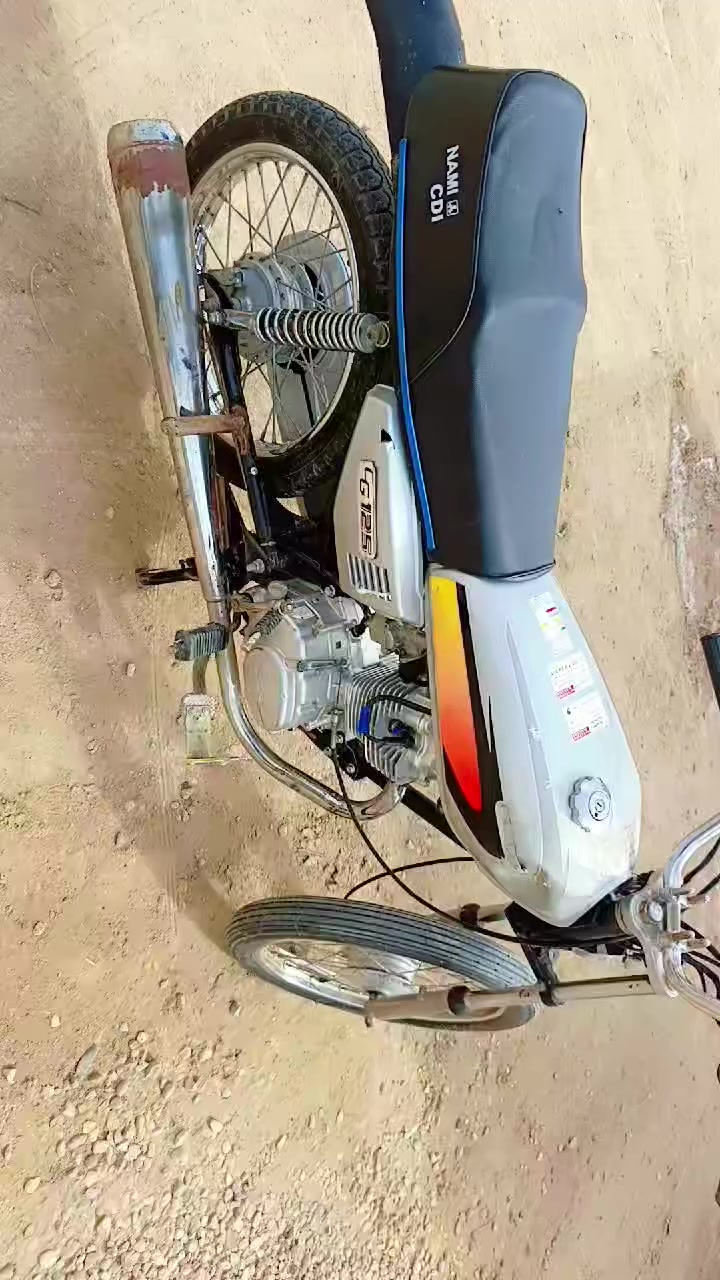 سلام عليكم دراجه لبيع كلك. مكانه ناصريه
طريق سيد دخيل القديم دور البجمعه رقم راعيه ***********
***********
