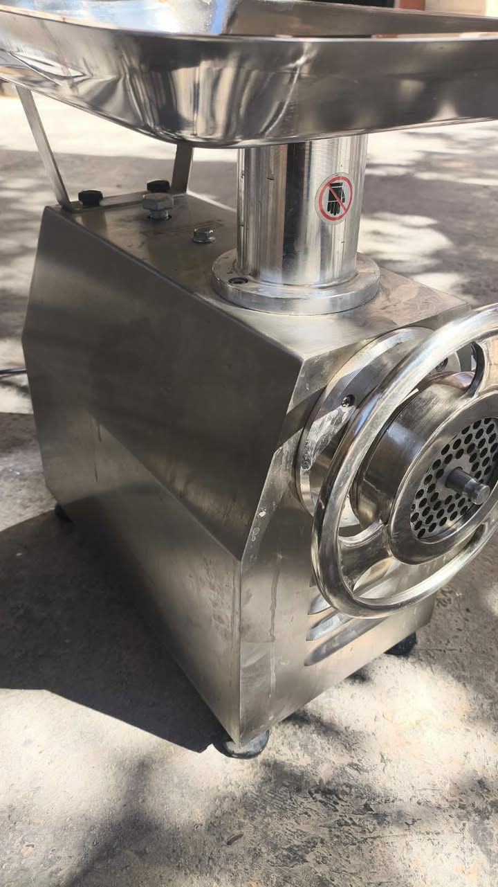 مثرامة لحم للبيع
0751 949 3053
***********
