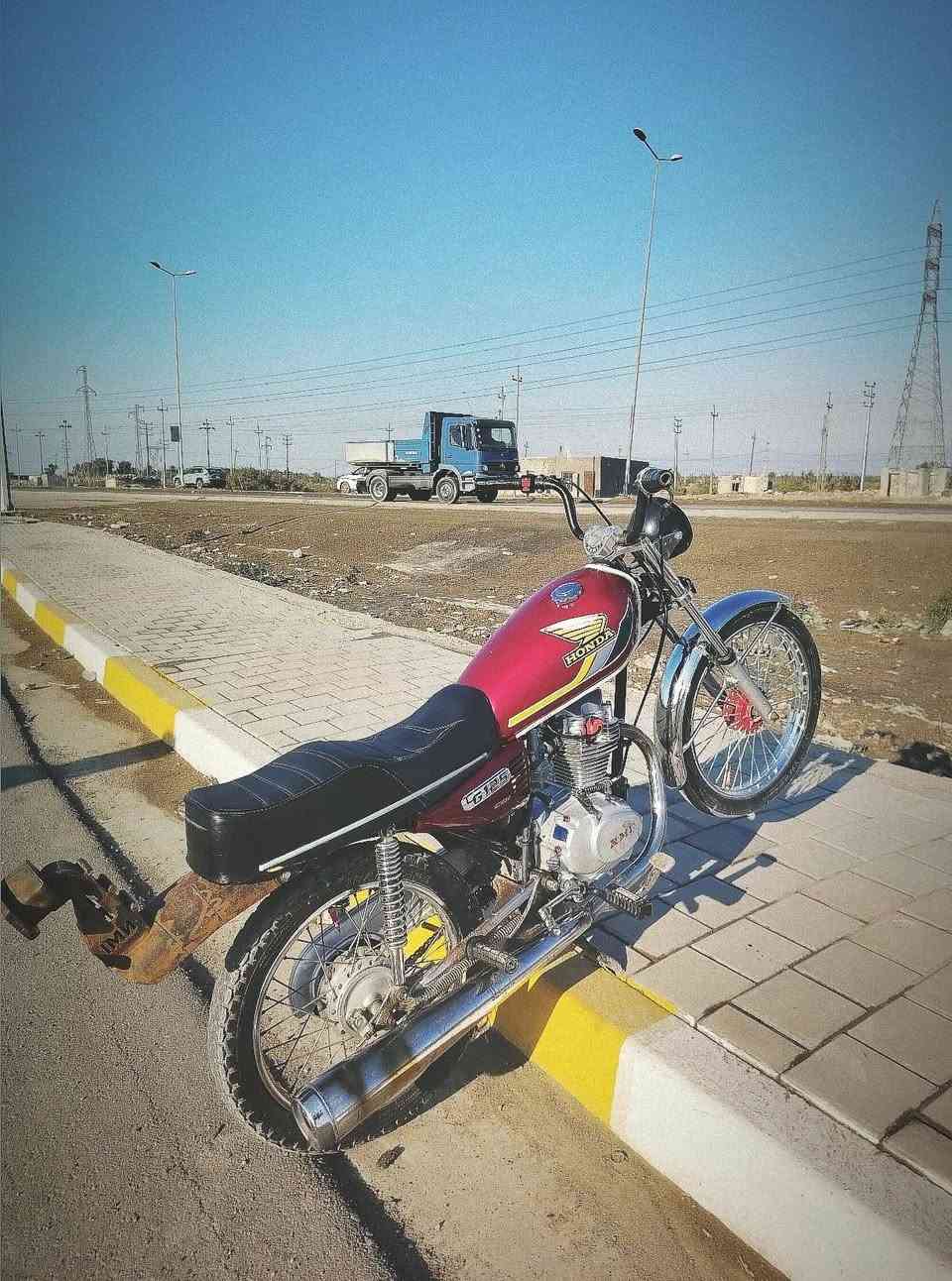 سلام عليكم دراجه نامه شلامجه شاصي 18 مال نامه بوري رفيع تعميره 21 مكينه تخبل شعله و معدل و شرط دك فصله ساعه دراجه حلو و مرتبه مال جناي مكفوله من كلشي اوراق اصولي حتى منفيس مال ايران بيه سعر 600 وبيه مجال مكاني الصويره منطقة التنميه رقم *********** متواجد واتساب
