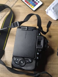 نيكون D5500 • كارتونه • ملحقات أصلية