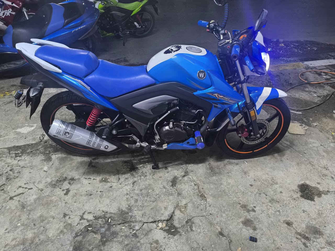 ياألله
هاوجي جديد موديل 2020 مسجل سنويه ولوحات انكليزي تحويل ثاني يوم السعر 15 وبي مجال 
الاستفسار ***********
السكن رمادي حي التأميم
